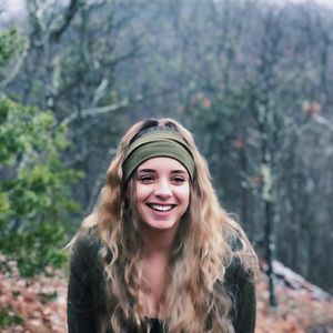 Meet your Posher, Makayla